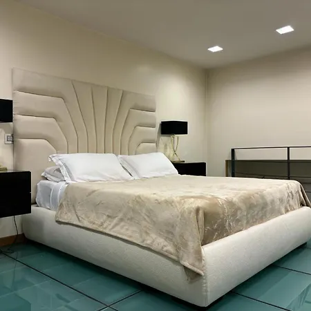 Modern Suite/loft דירה